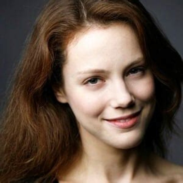 Andrea Deck Net Worth