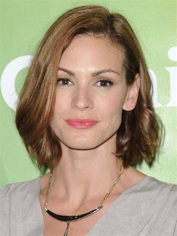 Daisy Betts Bra Size, Age, Weight, Height, Measurements