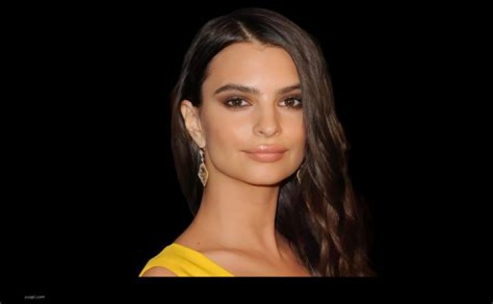 Emily Ratajkowski Net Worth