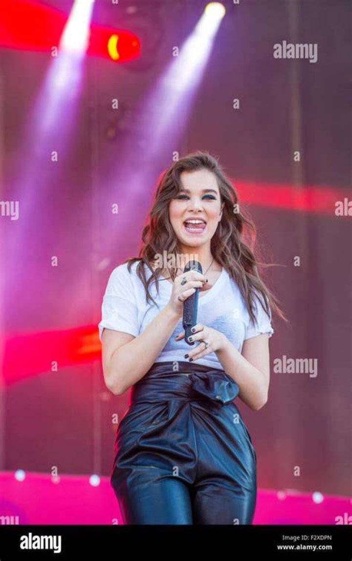 Hailee Steinfeld