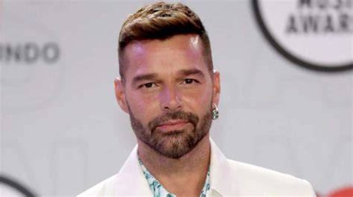 Ricky Martin Body Measurements